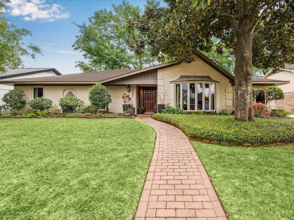 10607 Riverview Dr, Houston, TX 77042