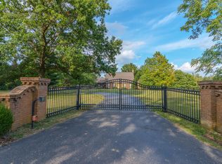 3855 Royster Rd, Lexington, KY 40516