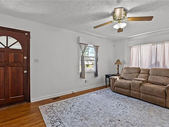 3rd image of 123 N 6th St