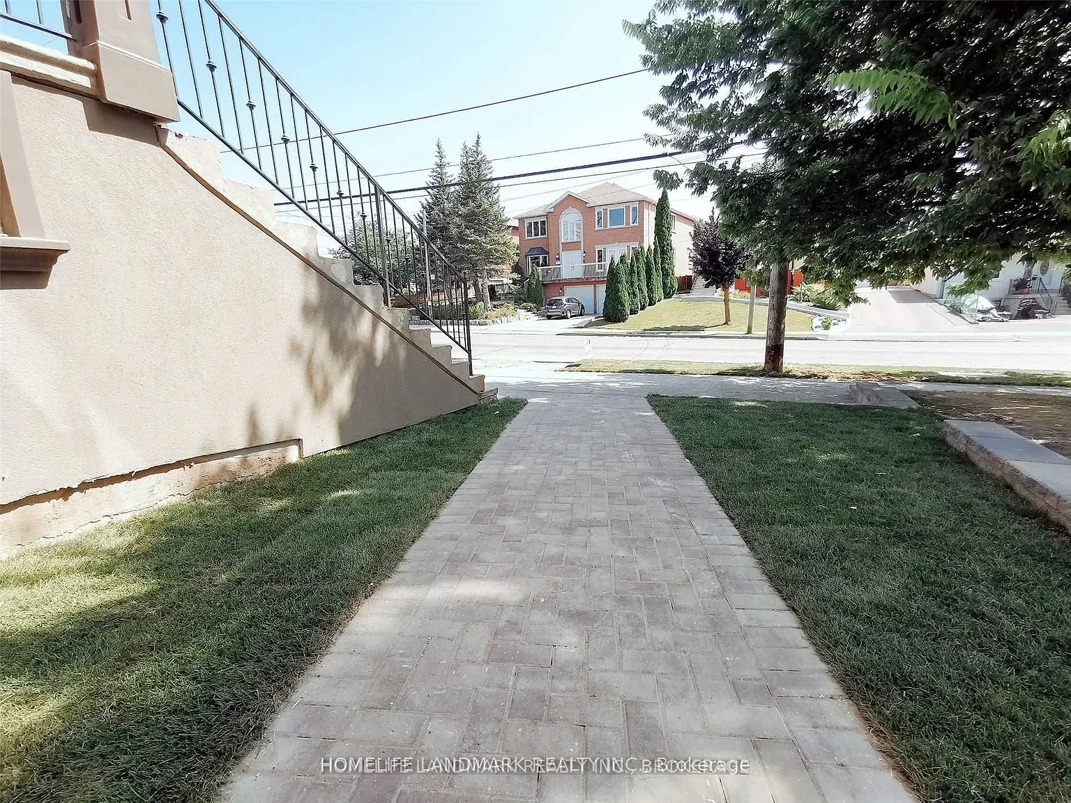 3 bed, $1,900 — Photo 2