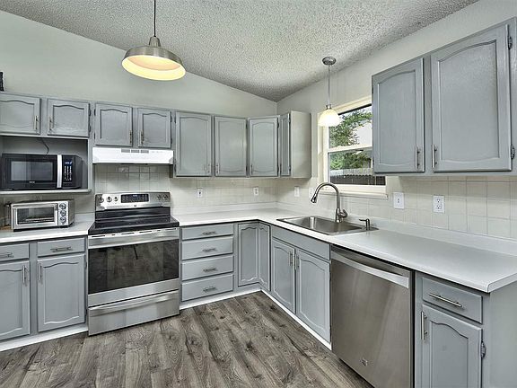 5th image of 2986 1/2 Brookwood Dr