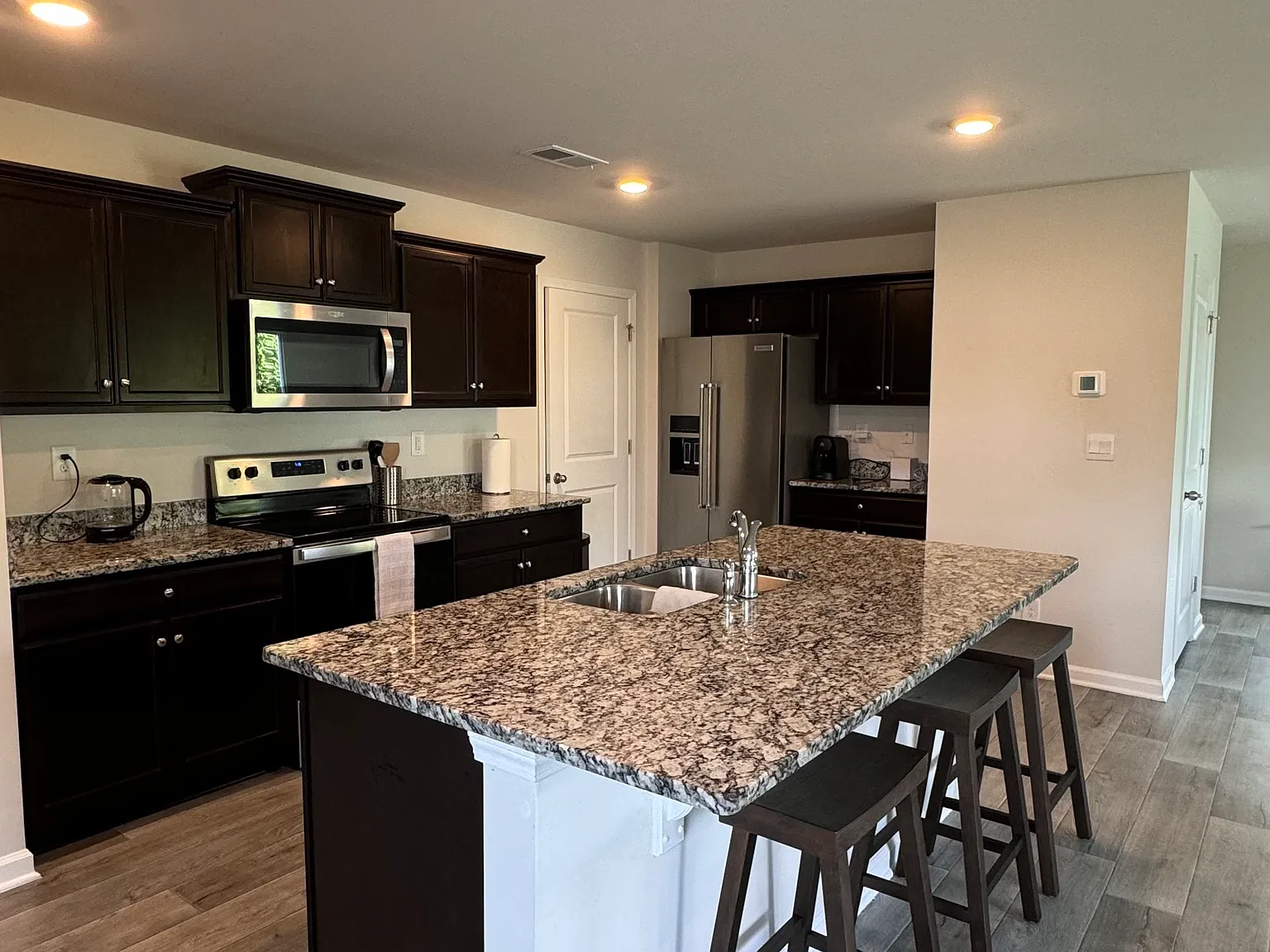5018 Pratt Dr — Photo 3