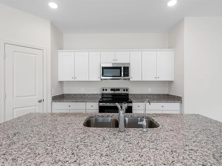15347 Abella Dr — Photo 20