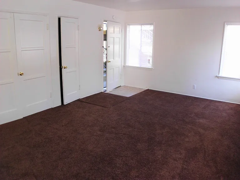 Elm Gate Apartments — Photo 3