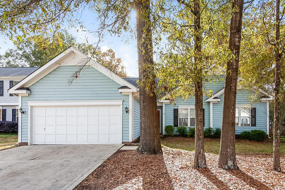 3 bed, 2.0 bath, 1407 sqft, $2,080 — Photo 1