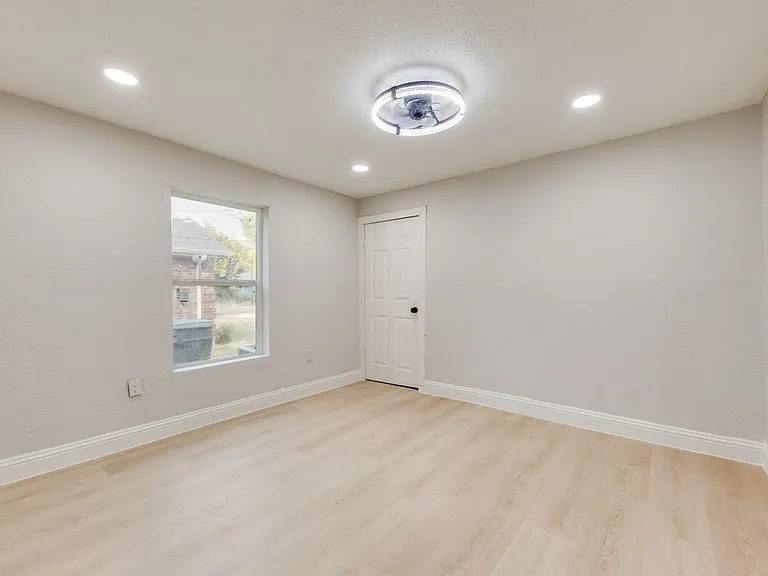 3703 Bertrand Ave — Photo 4
