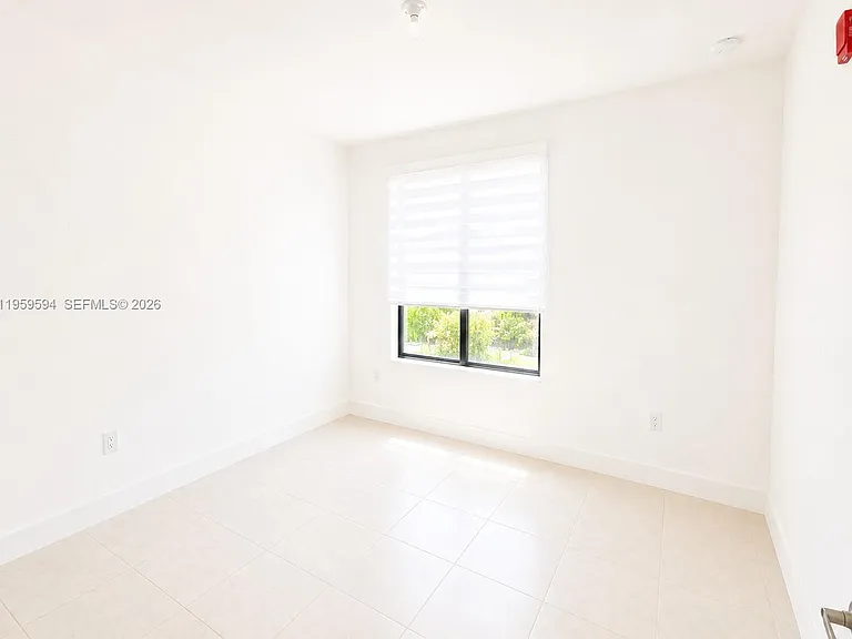 8001 NW 41st St #F-206 — Photo 17