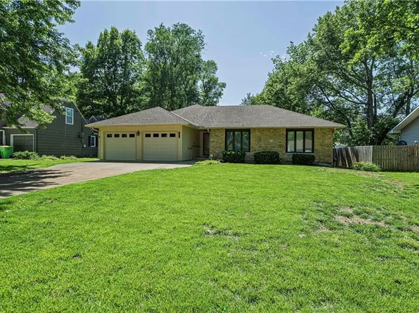 1028 S Sycamore St, Ottawa, KS 66067