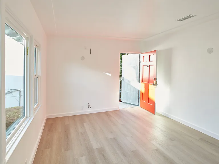 1038 N Crescent Heights Blvd #B — Photo 2