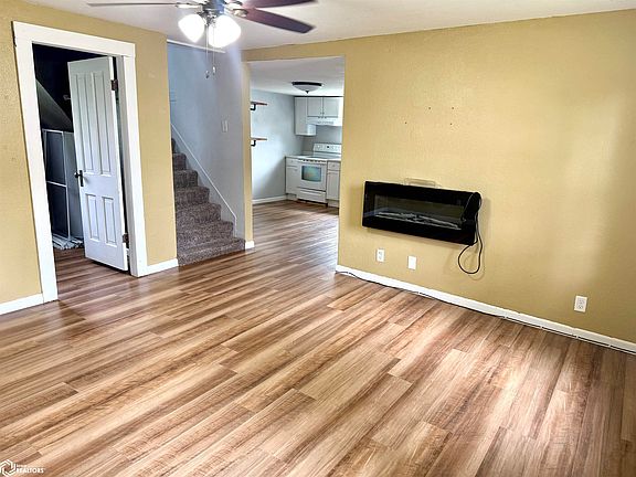 5th image of 412 N Locust St