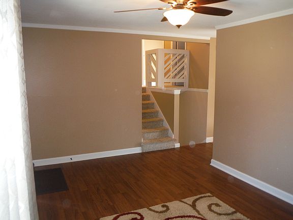 3rd image of 6533 Yorktown Ct
