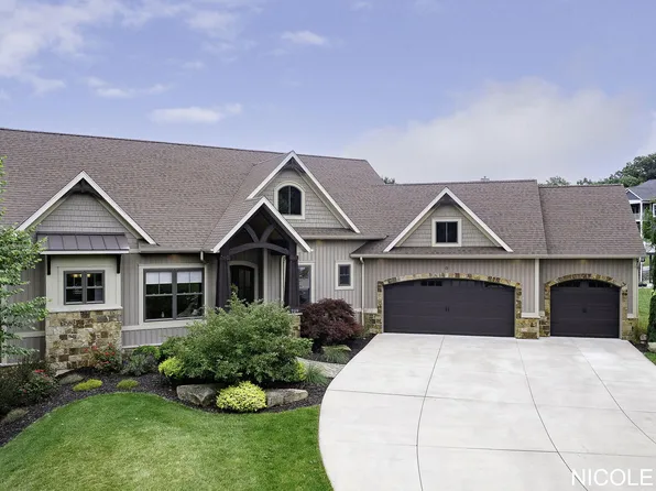 709 Chancellor Dr SW, Grandville, MI 49418