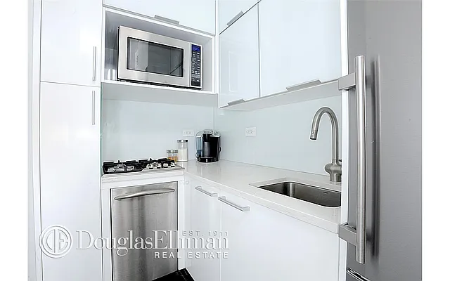 Sold by Douglas Elliman | media 10