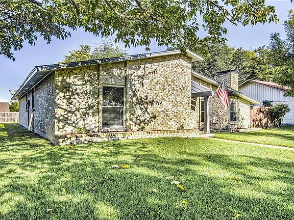 3rd image of 325 Wildbriar Dr