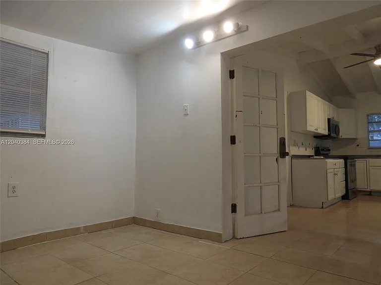 1572 NE 149th St #A — Photo 10