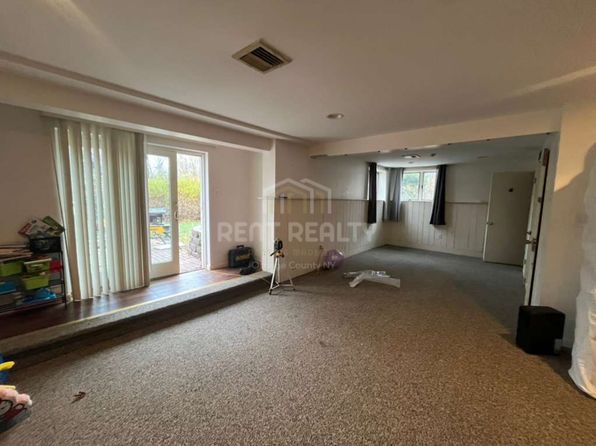 (undisclosed Address)