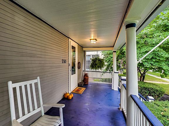 3rd image of 210 Ashland Ave