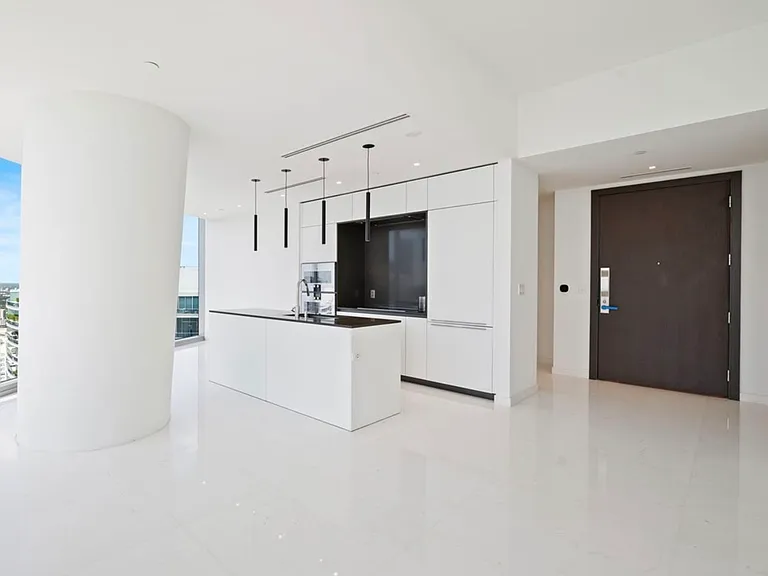 300 Biscayne Boulevard Way #5207 — Photo 2