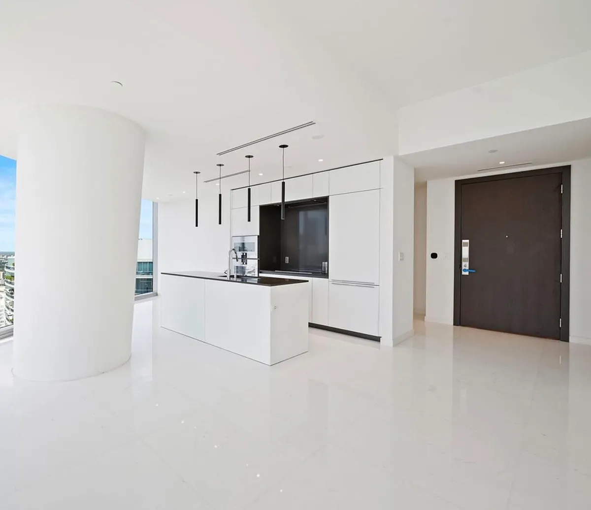 Building Photo - 300 Biscayne Boulevard Way #5207