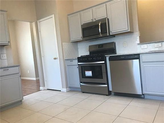 4th image of 305 Lochwood Dr