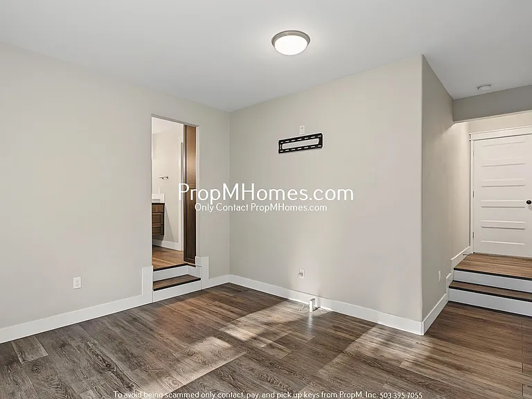 503 NE Birchwood Ter — Photo 12