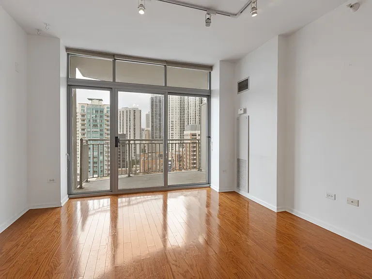 600 N Dearborn St #1505 — Photo 7