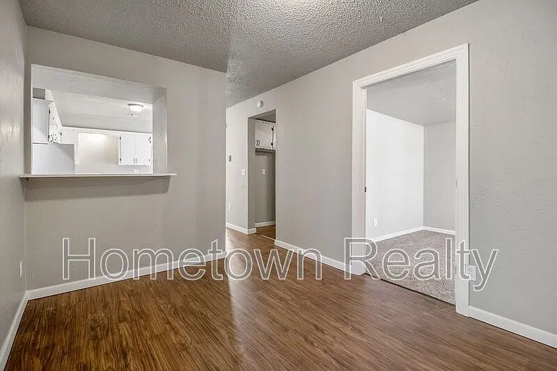 3 bed, 1.5 bath, 1436 sqft, $1,495 — Photo 4