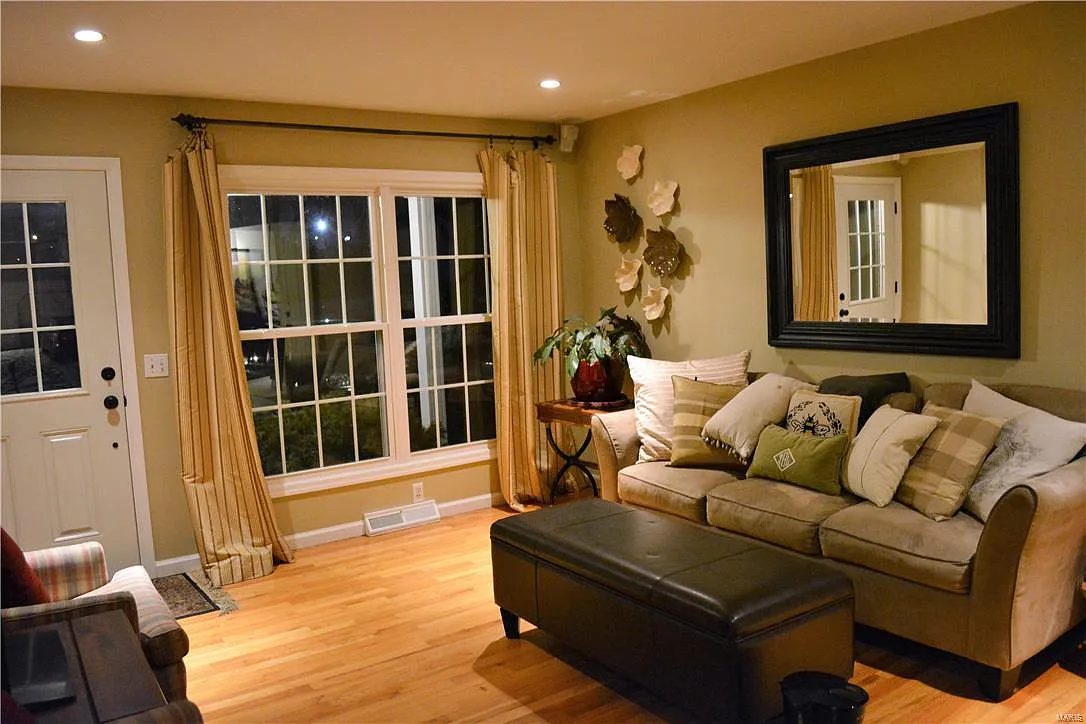 1011 Dauphine Ln photo 1