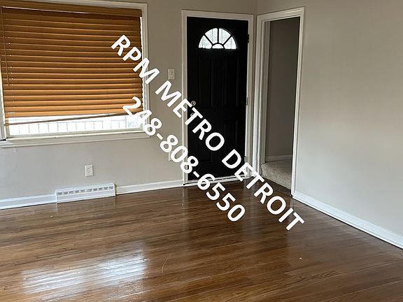 4th image of 20195 Westhampton Ave