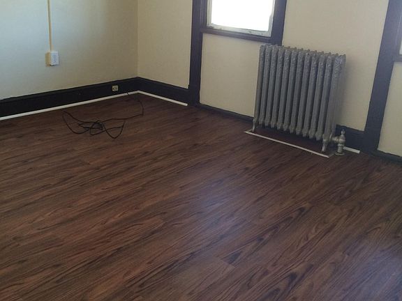 4th image of 654 N Prospect St APT 5
