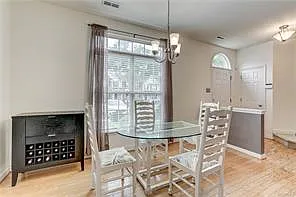 3 bed, 2.5 bath, 1584 sqft, $2,100 — Photo 3