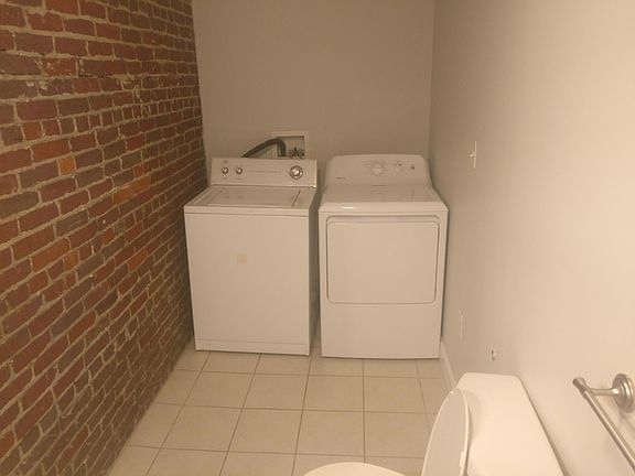 5th image of 156 Clay St APT 6