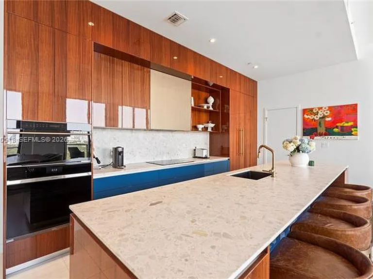 2678 Tigertail Ave #Penthouse CU-4 — Photo 7