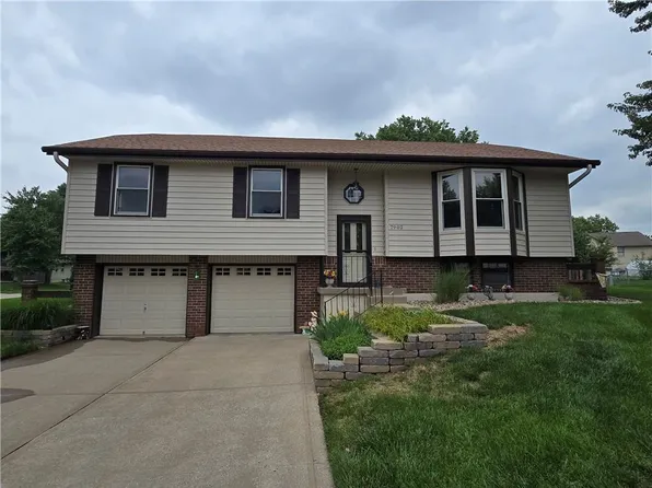 7902 E 170th St, Belton, MO 64012