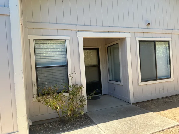 23253 Lone Pine Dr, Auburn, CA 95602