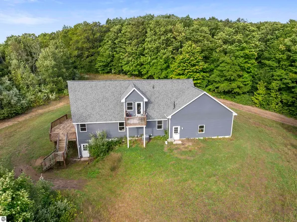 8240 Cadillac Hwy, Benzonia, MI 49616