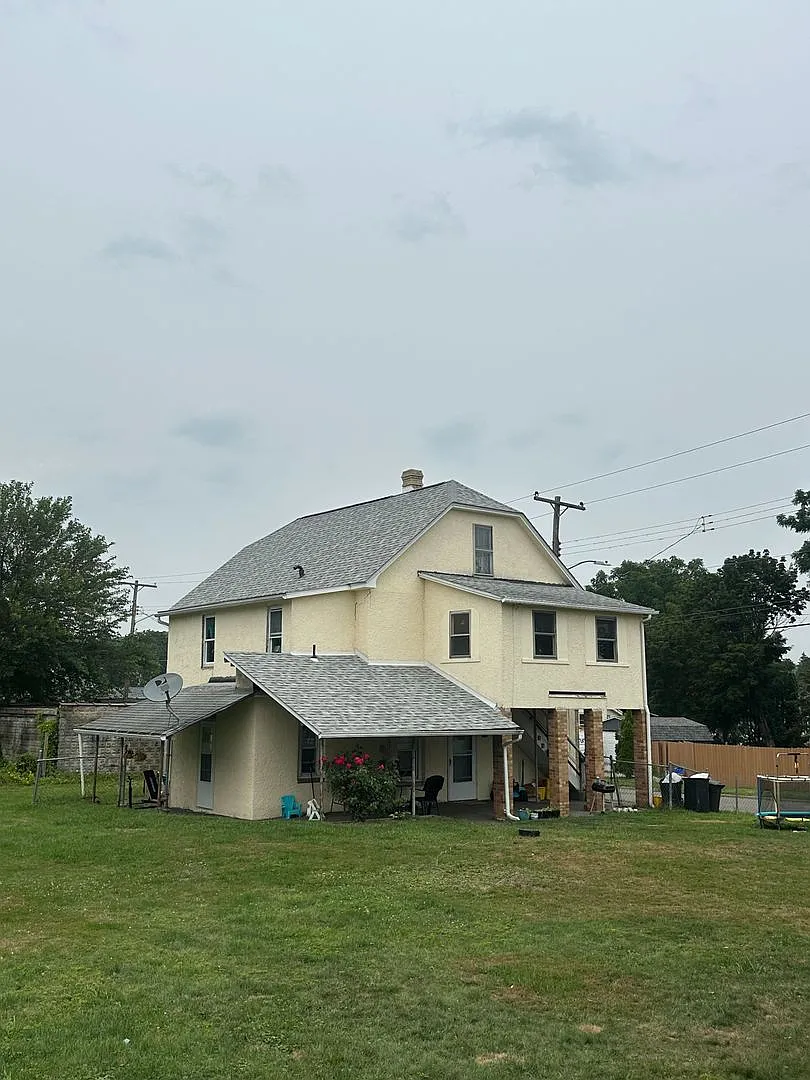 1211 Pine St — Photo 3