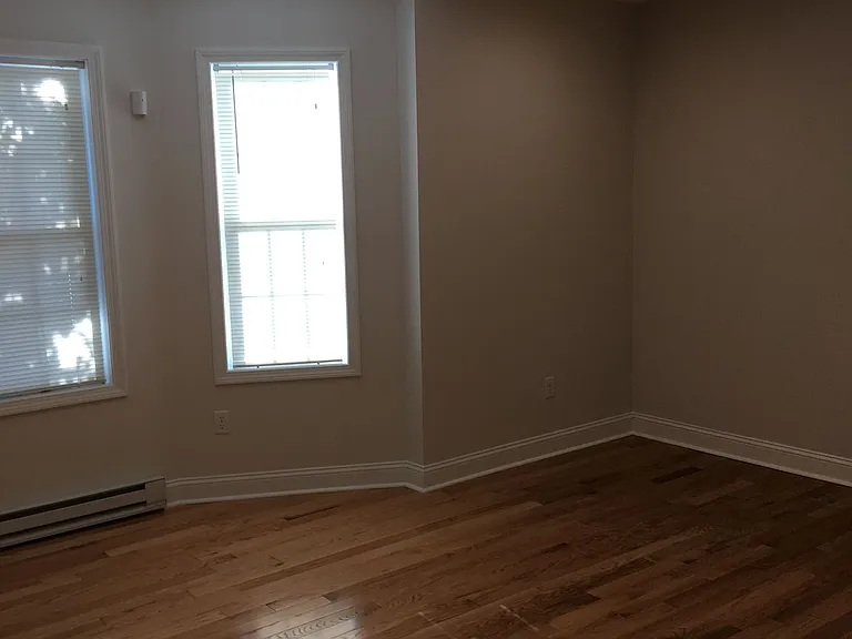64 Courtland St — Photo 13