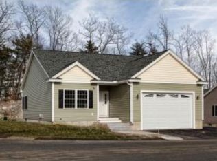 10 Thorn Hill Rd, Hooksett, NH 03106