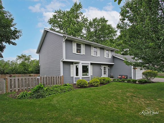 2nd image of 140 W Trail Ct