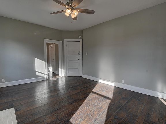 4th image of 2442 N Illinois St