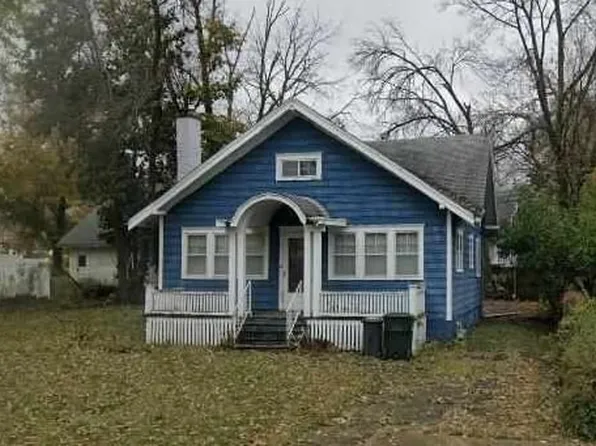 375 Meadowbrook Ter SE, Cedar Rapids, IA 52403