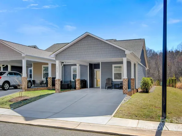 2802 15th Avenue Pl SE, Hickory, NC 28602