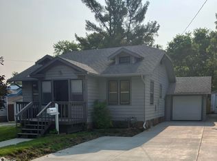 312 W 8th St S, Newton, IA 50208