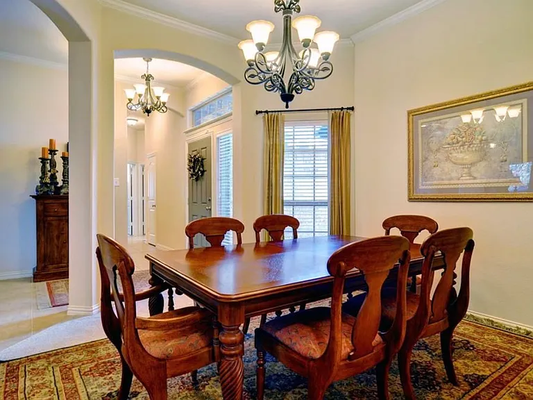 8100 Mountain Cedar Dr — Photo 4