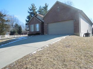 1449 Home Wood Ct, Amelia, OH 45102