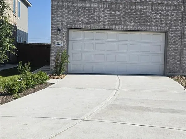 2227 Salinas Dr, Rosharon, TX 77583