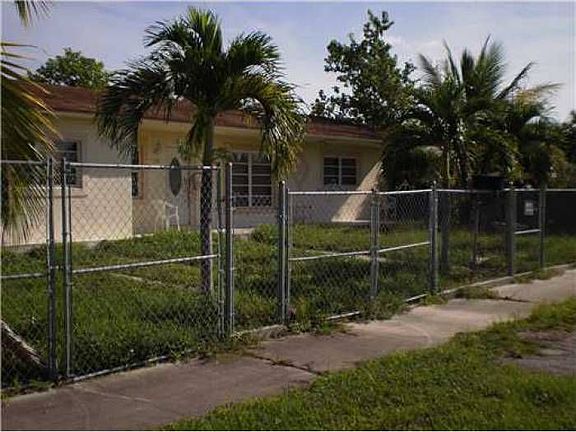 2nd image of 9905 Montego Bay Dr