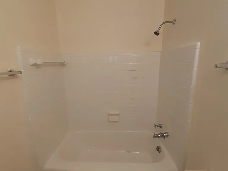 706 Valley Dr — Photo 11