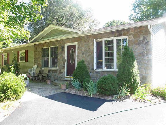 2nd image of 5 Willow Dr